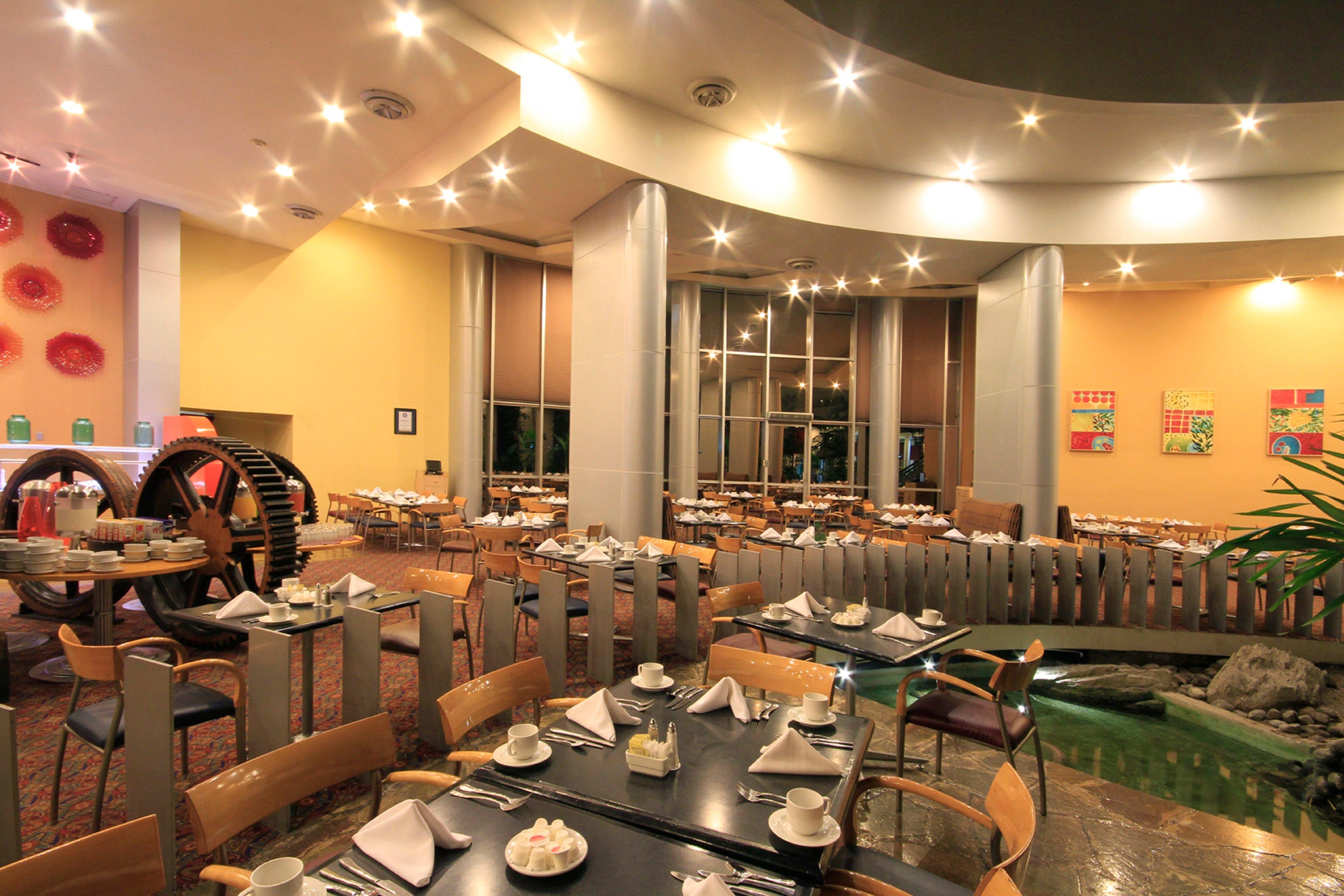 ฮอลิเดย์อินน์ มอนเทอร์เรย์-ปาร์เก ฟุนดิโดรา มอนแตร์เรย์ ภายนอก รูปภาพ The restaurant