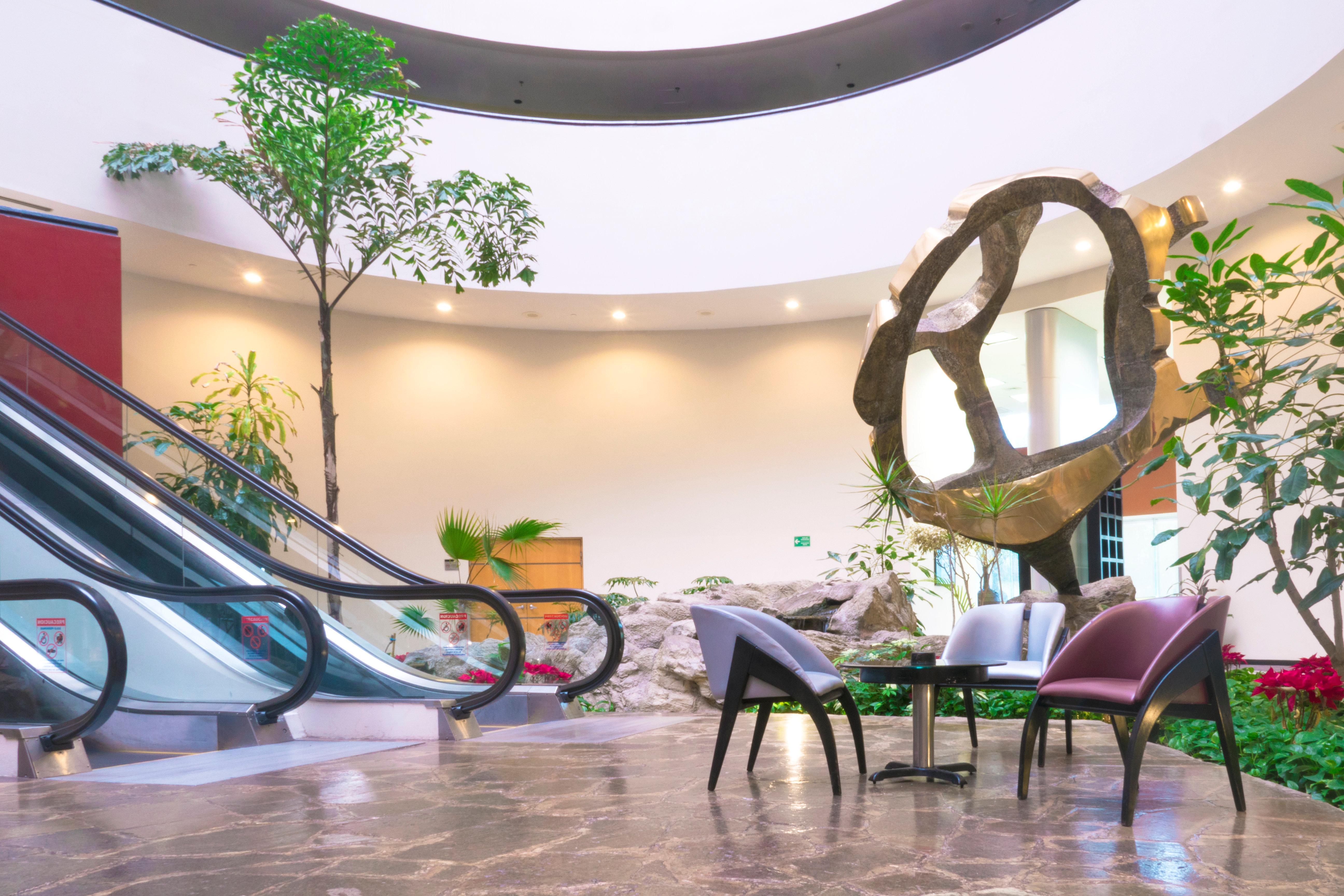 ฮอลิเดย์อินน์ มอนเทอร์เรย์-ปาร์เก ฟุนดิโดรา มอนแตร์เรย์ ภายนอก รูปภาพ Lobby