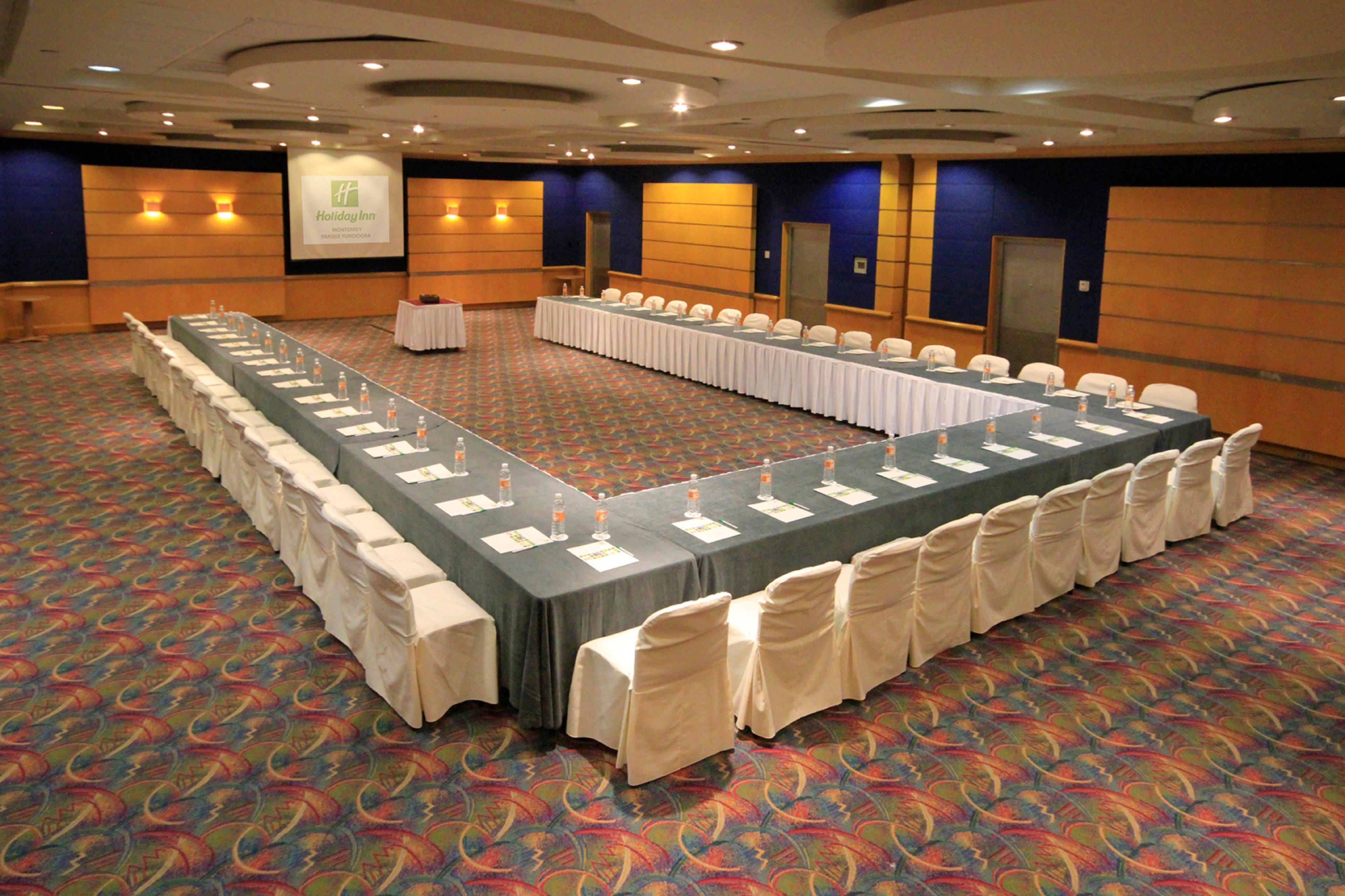 ฮอลิเดย์อินน์ มอนเทอร์เรย์-ปาร์เก ฟุนดิโดรา มอนแตร์เรย์ ภายนอก รูปภาพ U-shaped table layout