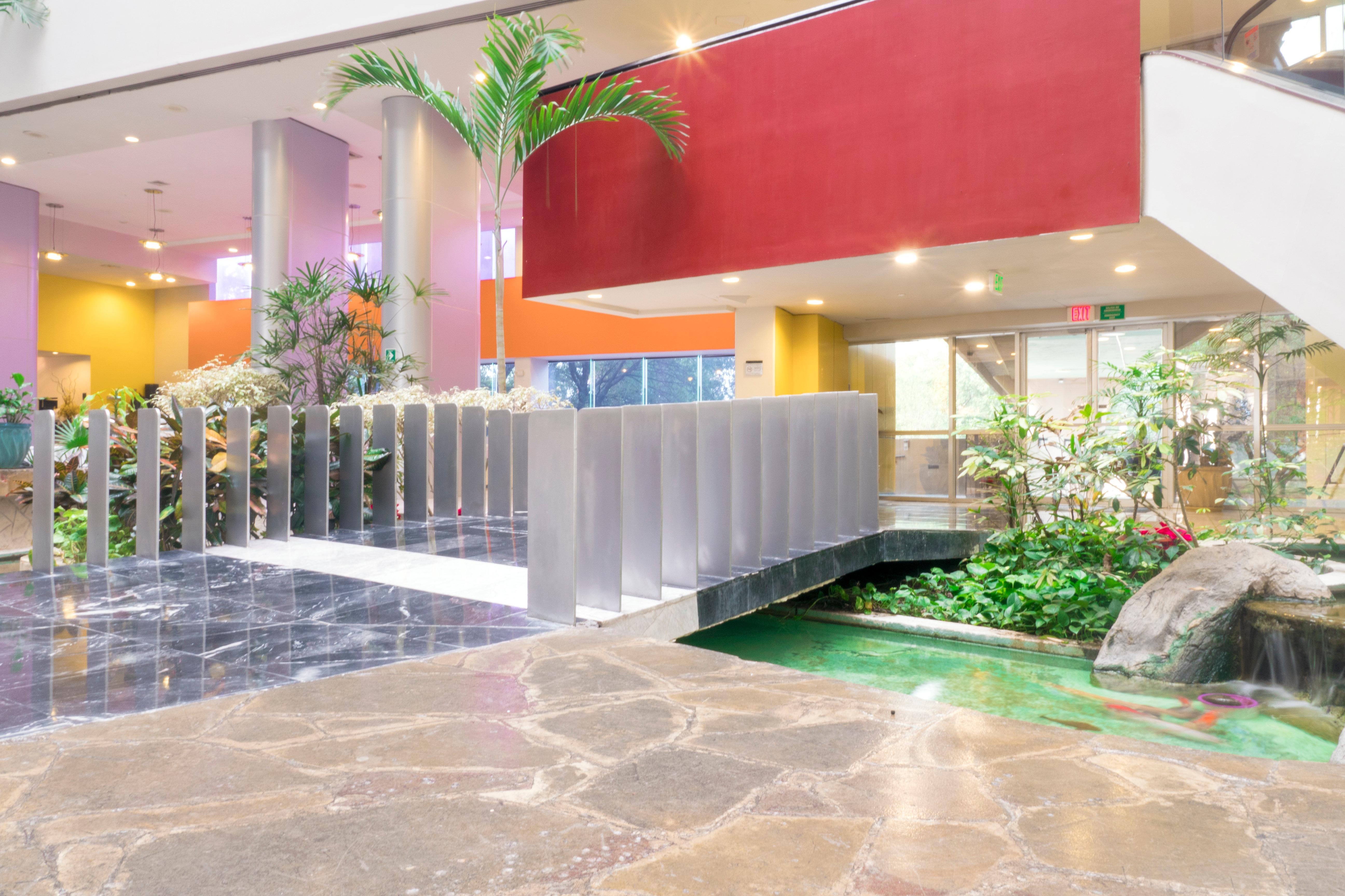 ฮอลิเดย์อินน์ มอนเทอร์เรย์-ปาร์เก ฟุนดิโดรา มอนแตร์เรย์ ภายนอก รูปภาพ Lobby