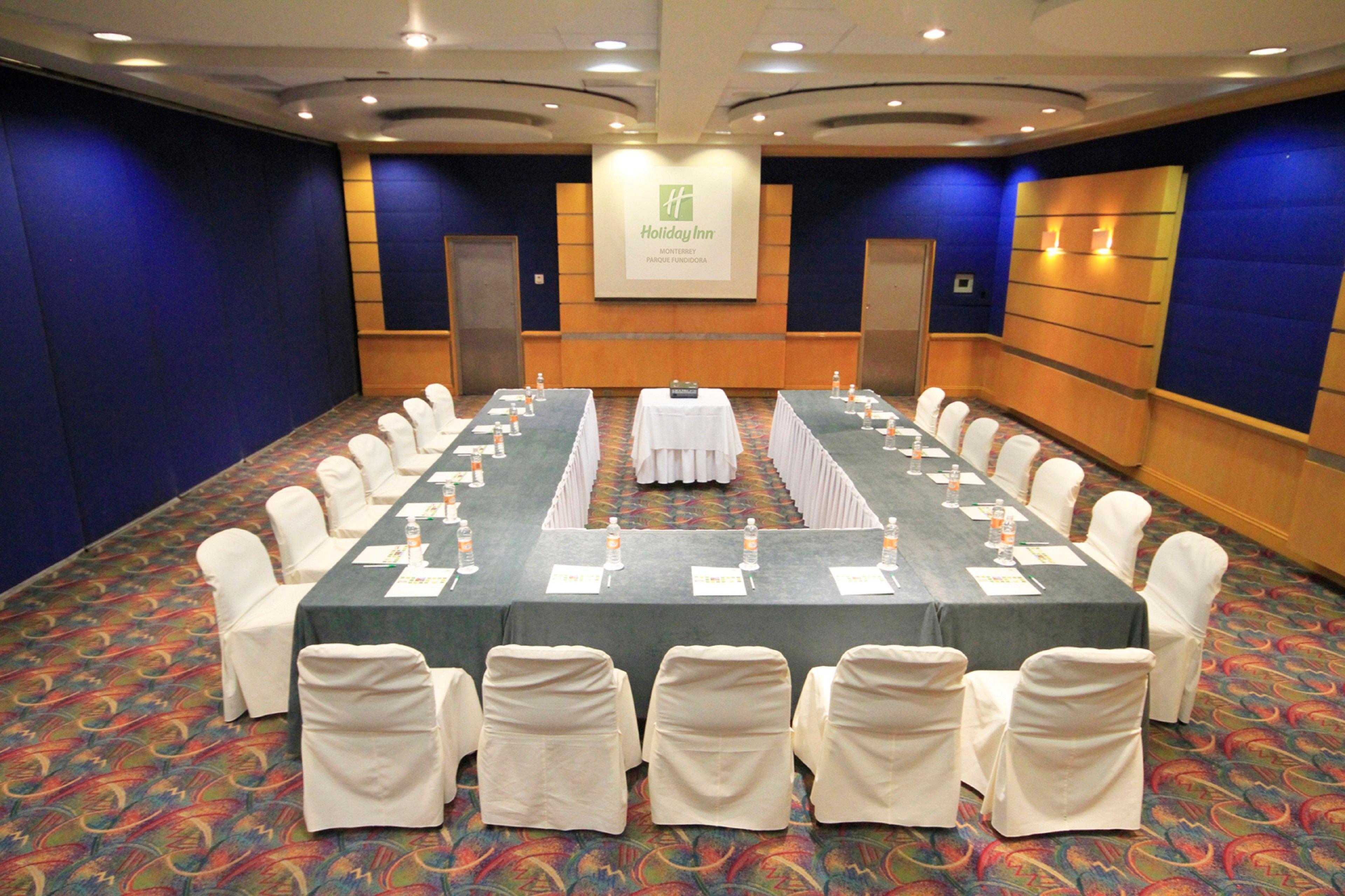 ฮอลิเดย์อินน์ มอนเทอร์เรย์-ปาร์เก ฟุนดิโดรา มอนแตร์เรย์ ภายนอก รูปภาพ A meeting room at a hotel