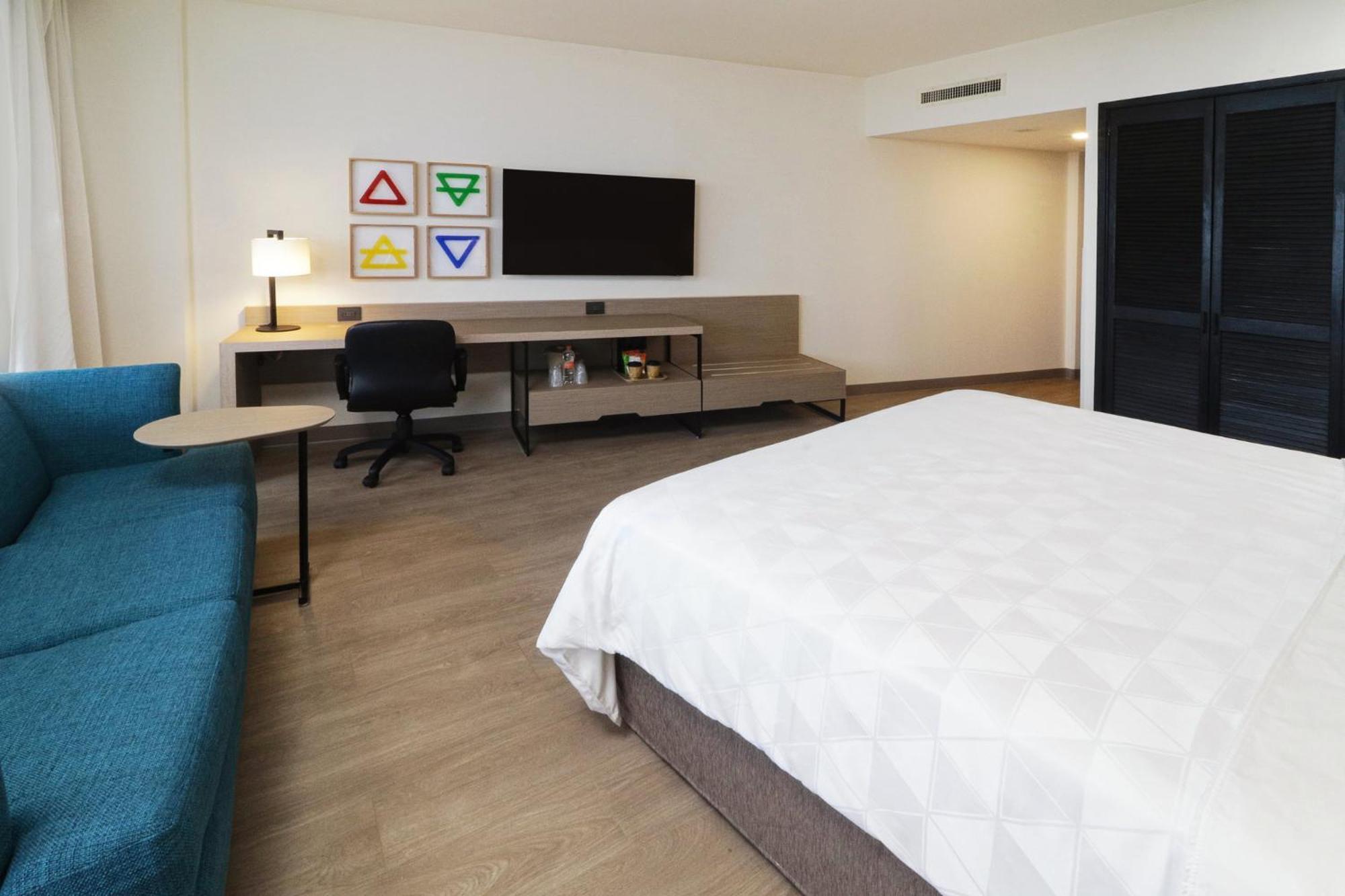 ฮอลิเดย์อินน์ มอนเทอร์เรย์-ปาร์เก ฟุนดิโดรา มอนแตร์เรย์ ภายนอก รูปภาพ A room at the Hilton Garden Inn